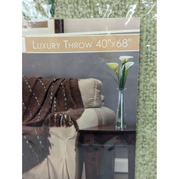 Sutton Place Home Collection Chain Stitch Boucle Luxury Throw 40"X68" Green - Picture 3 of 7